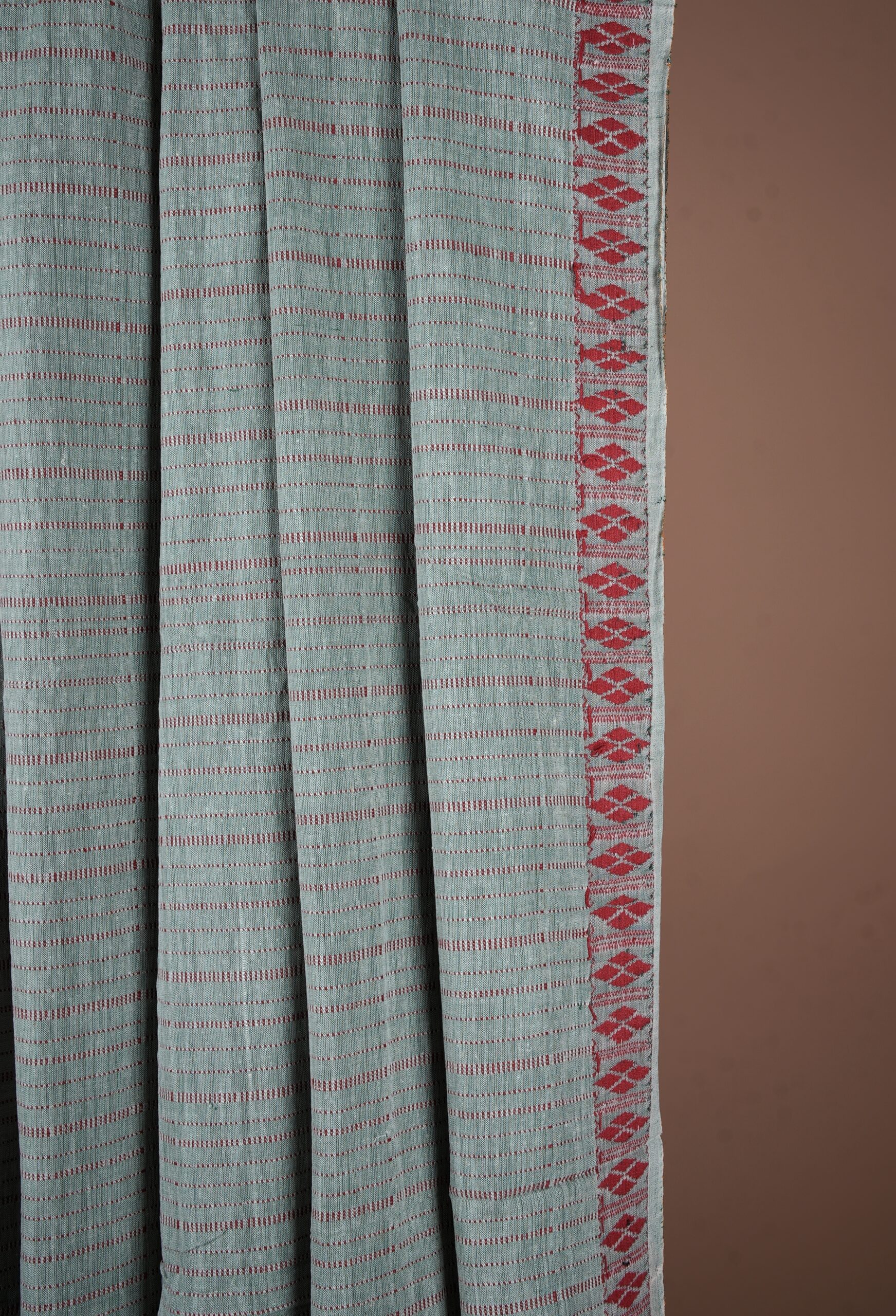 Naturally Dyed Grey Handwoven Eri/ Ahimsa / Peace/ Non violence Silk Saree with woven Red border - Image 3